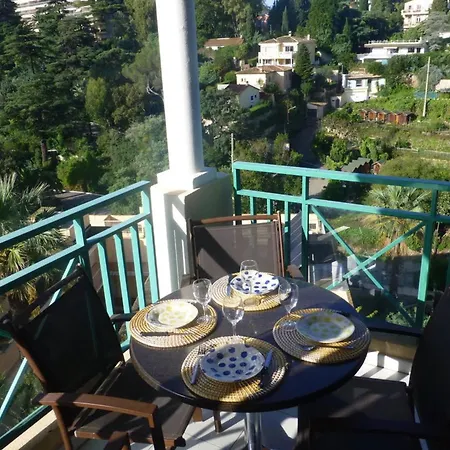 Sea Views And Beautiful Pool דירה