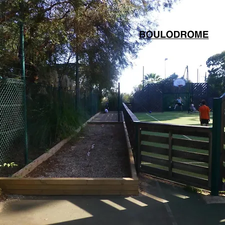 Sea Views And Beautiful Pool *