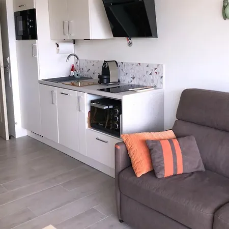 Sea Views And Beautiful Pool Appartement